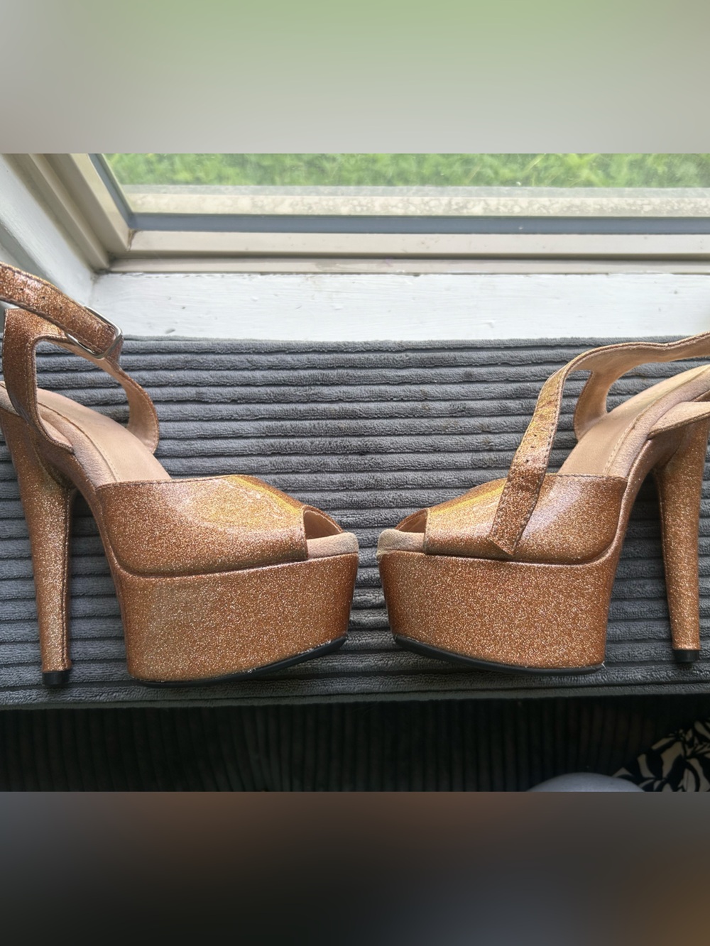 Hella Heels Oh Honey 6” Glitterati